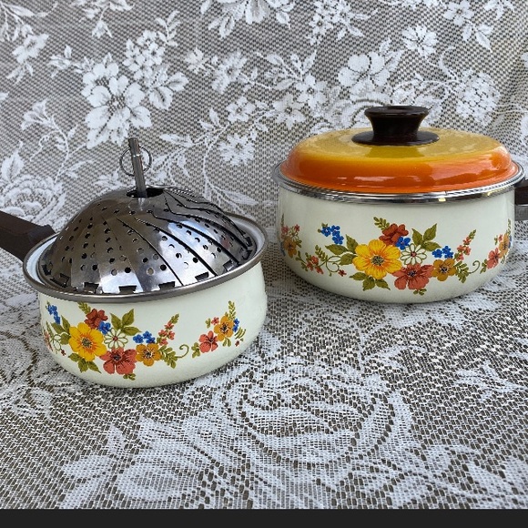Mid Century Modern JMP Sweet Flower 1960’s Enamel Cookware Set of 2 - Picture 5 of 9